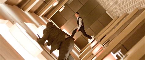 Inception movie review & film summary (2010) .